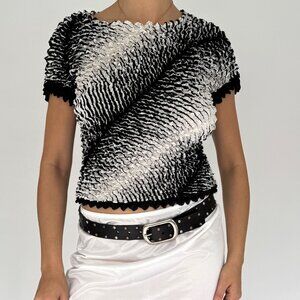 Y2K vintage black white monochrome abstract print stretchy popcorn bubble top